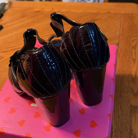 NWT Iron Fist Mother of Pearls Heels - Picture 3 of 7